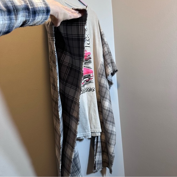 Dodge Challenger poncho pink car gray flannel plaid raw hem one size open sides - Picture 4 of 6